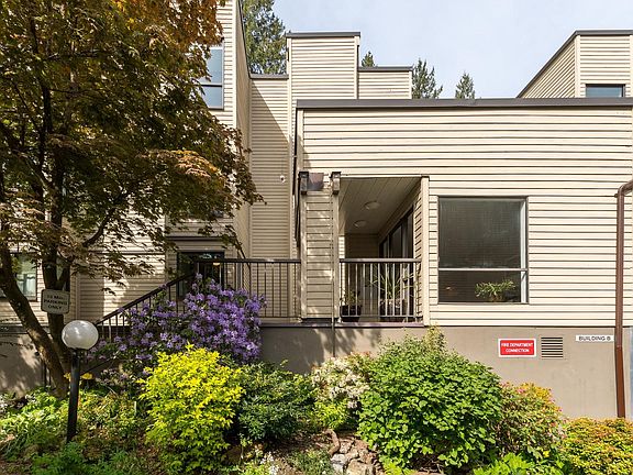 2nd image of 3275 Mountain Hwy #212