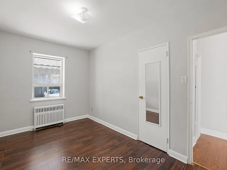3261A Lakeshore Rd W #101 — Photo 44