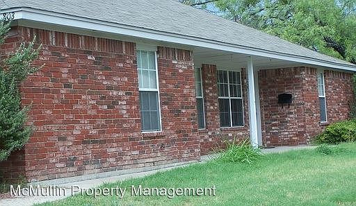2nd image of 803 E Avenue I