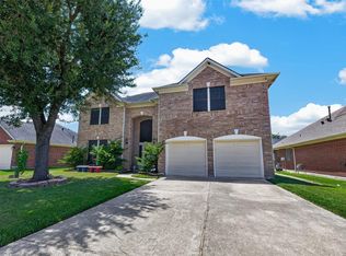 11004 Oakwood Dr, La Porte, TX 77571