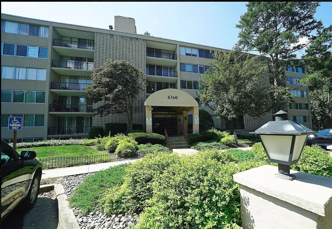 Photo 2 of 17 - 4360 Ivymount Ct #55 - Annandale, VA Building Photo - 4360 Ivymount Ct #55