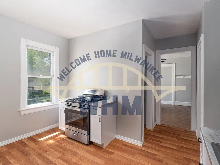 2800 N Holton St — Photo 2