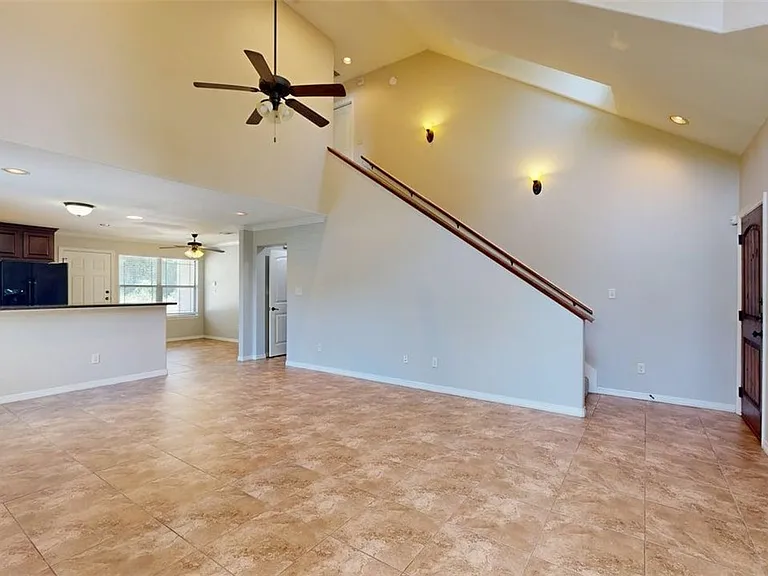 454 Chimney Hill Dr — Photo 3