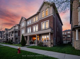 3077 Preserve Dr, Oakville, ON L6M 0W7