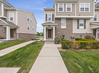 4592 Bradley Cir, Troy, MI