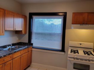 7514 S Phillips Ave APT 1, Chicago, IL 60649