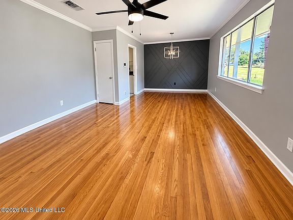 2nd image of 1348 Winterview Dr