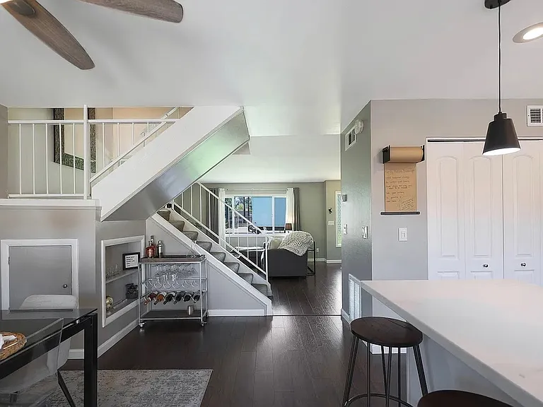 2936 E Clarendon Ave — Photo 7