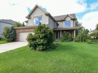 8130 Hampton Dr, Woodridge, IL 60517