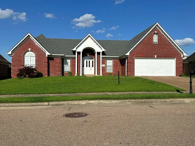 4456 Alixs Dr — Photo 1