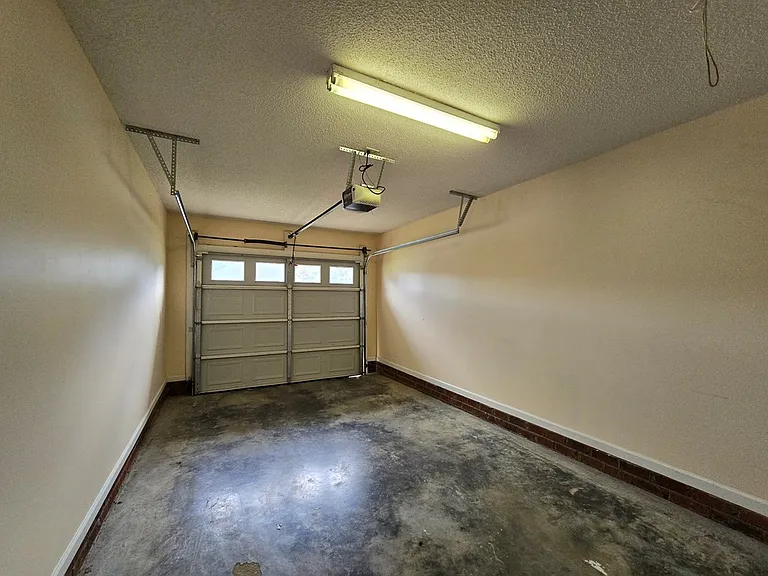 3563 Beacon Dr — Photo 25