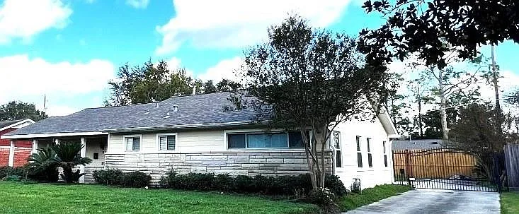 3 bed, 2.0 bath, 2039 sqft, $2,695 — Photo 2