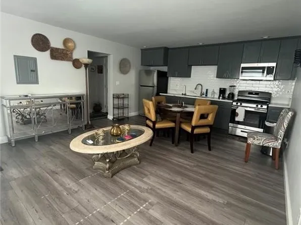 1303 W 109th Pl, Los Angeles, CA 90044