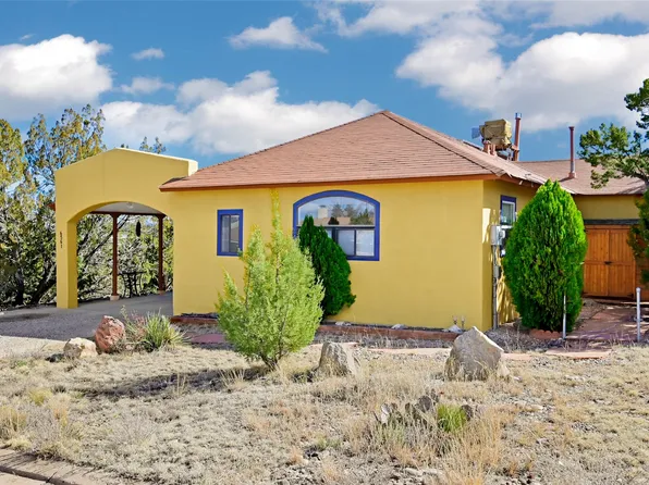 6561 Sahchu St, Cochiti Lake, NM 87083