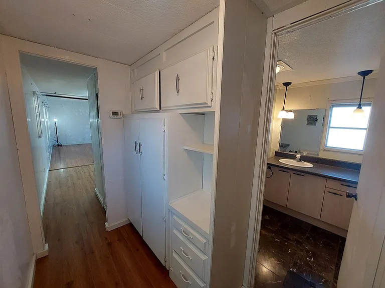 2929 Saralake Dr S — Photo 19
