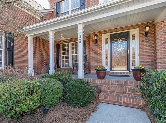 4th image of 260 Corona Cir