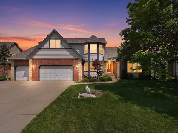 1325 N Pine Grove Ct, Wichita, KS 67212