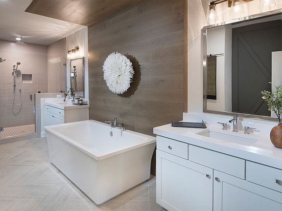 Sandpiper Owner s Bath - Model Representation