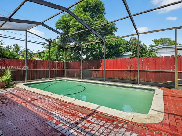 245 NE 175th St, North Miami Beach, FL 33162