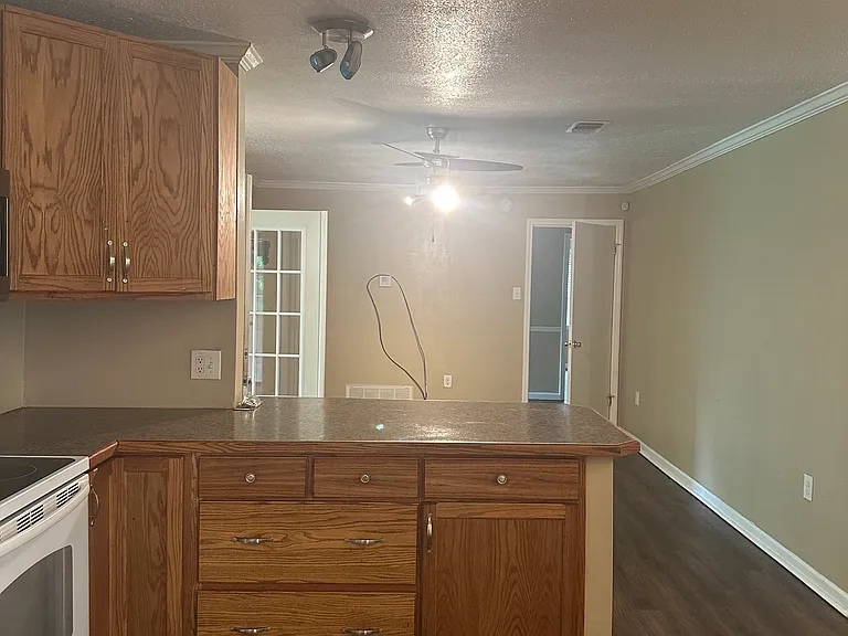 1620 Shannon Rd — Photo 10