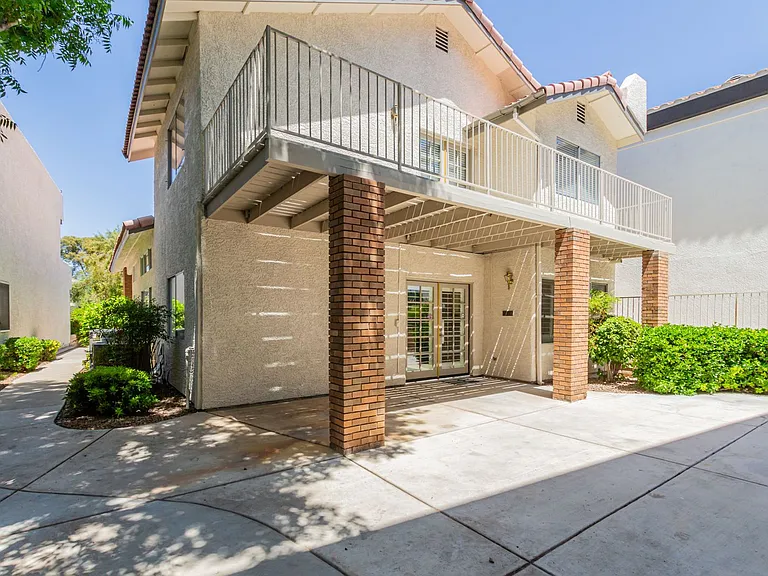 861 Vegas Valley Dr — Photo 38