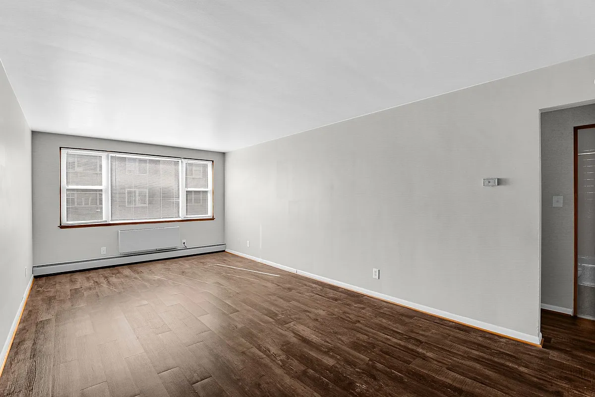Building Photo - 1307 Calumet Ave