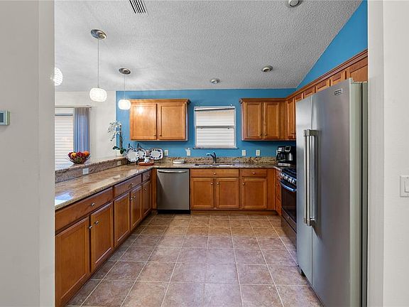 3rd image of 2083 Jasper Way