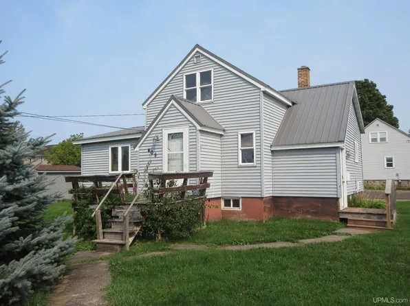 405 Kuivinen St, Wakefield, MI 49968