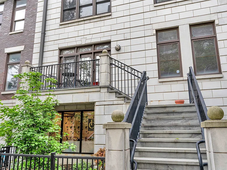 1300 Grand St #201 — Photo 23