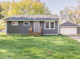 3711 E Becker Rd, Oak Creek, WI 53154