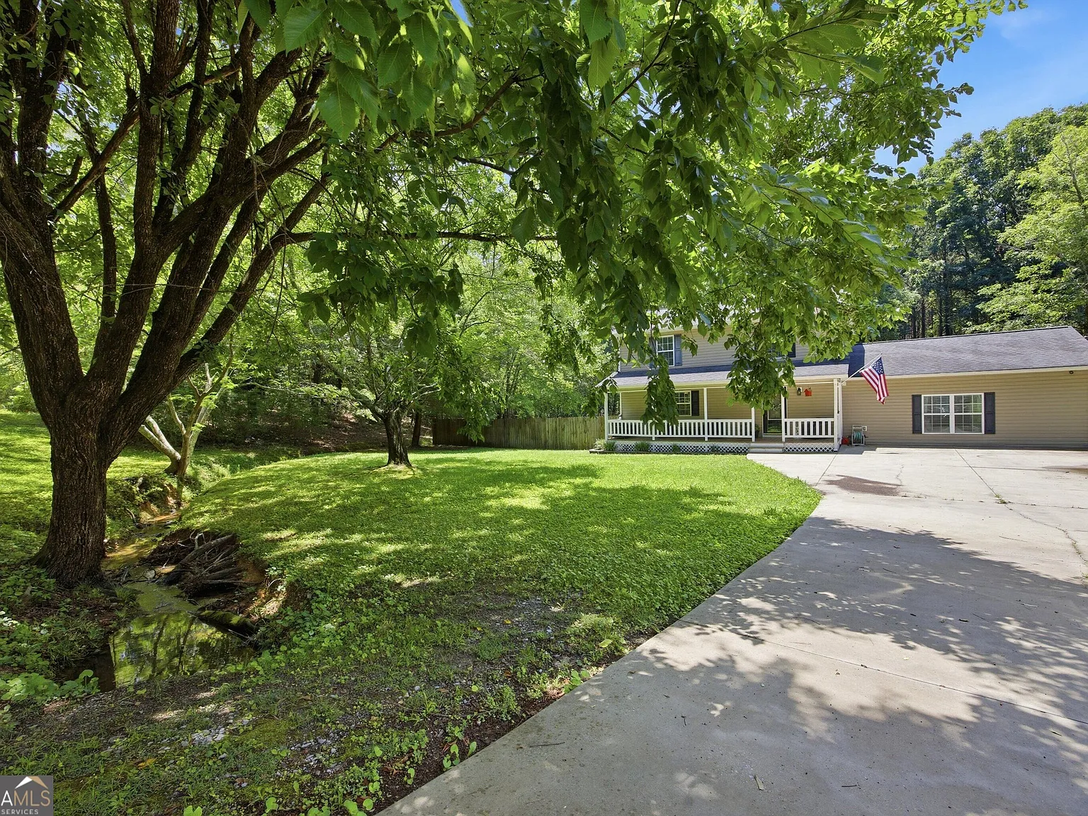 4 bed, 3.5 bath, 2598 sqft, $2,700 — Photo 3