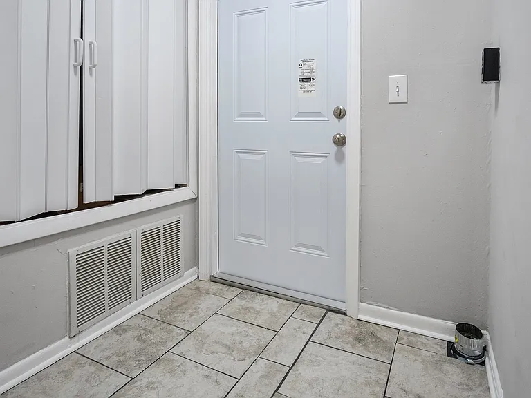 1141 Jessie St — Photo 28