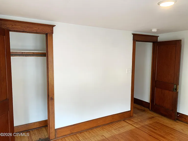 1004 W Market St — Photo 15