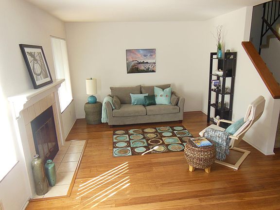 4th image of 1030 Agate St APT 2