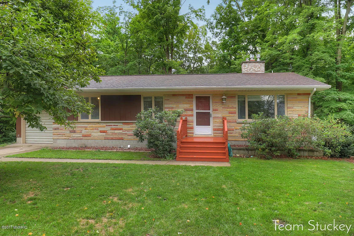 32 E Jefferson St photo 1
