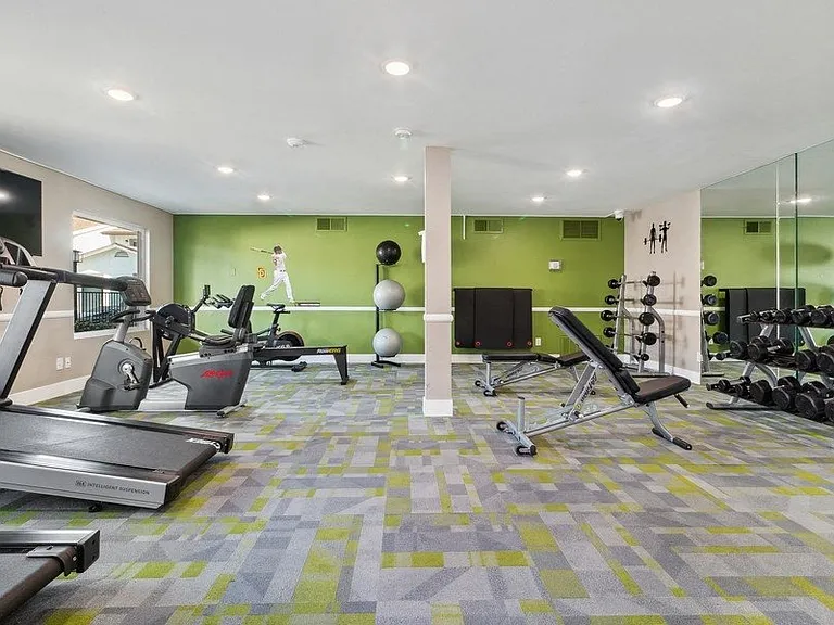 Parkway Club — Photo 15