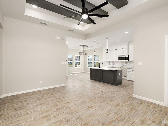 4th image of 2025 Black Hills St