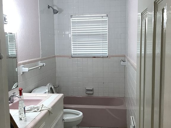 3rd image of 1305 Scenic Dr