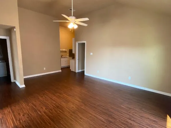 908-910 Wentwood Dr, Desoto, TX 75115