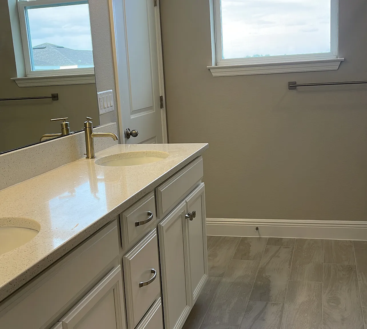 6493 Cyrils Dr — Photo 3