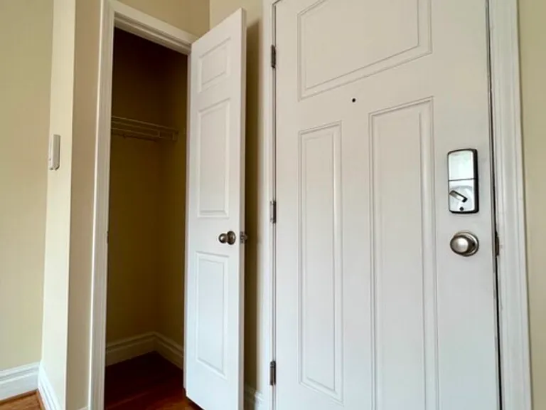 West Pine Apartments — Photo 6