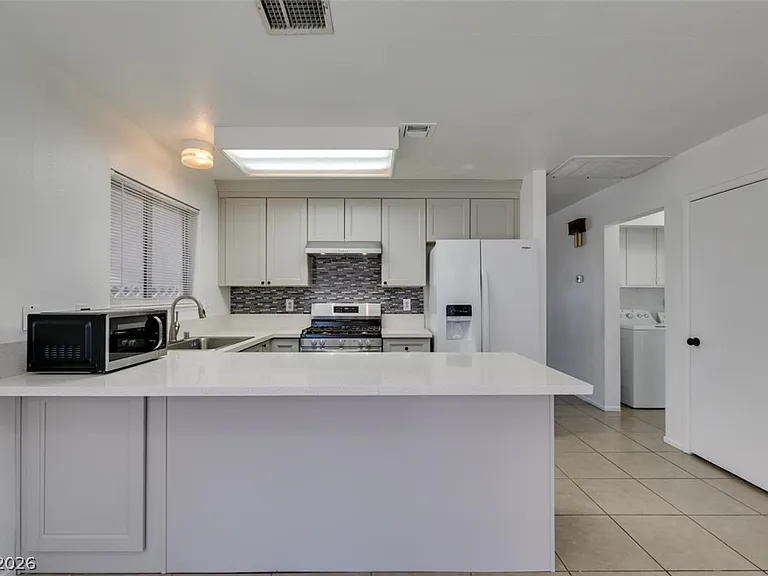5847 Alcott Ave — Photo 18