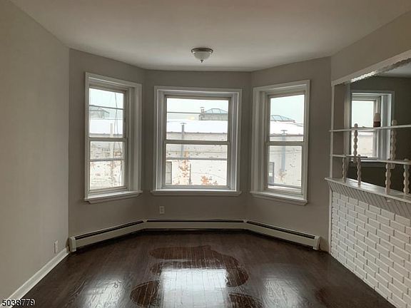 4th image of 11 Howard Pl APT 1