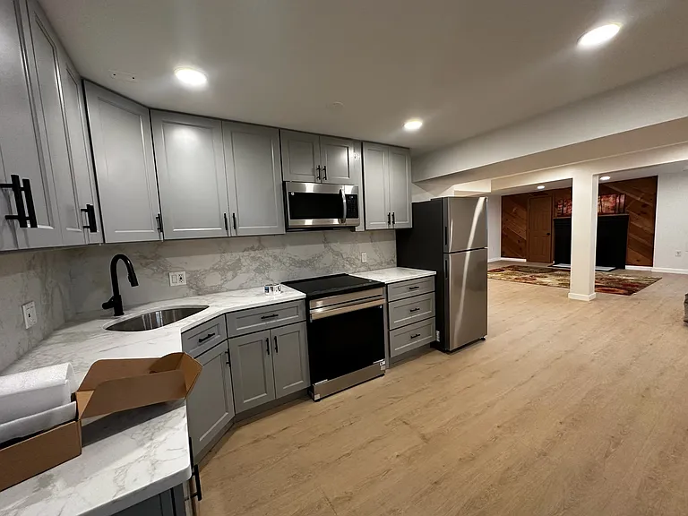 3225 Chestnut St NE #B — Photo 30