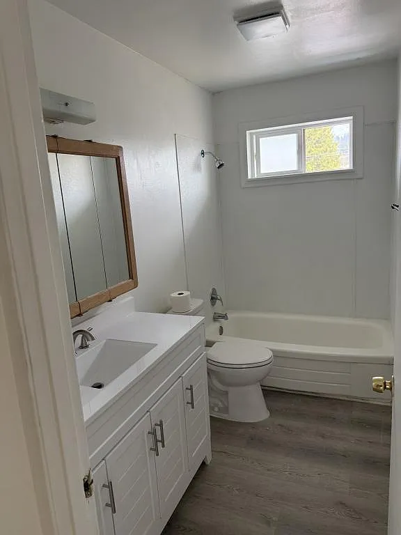 1104 Mill St, unit 3 — Photo 4