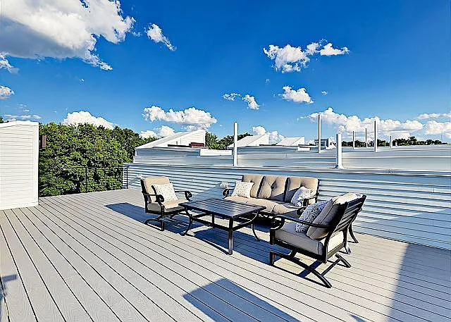 3 bed, 3.5 bath, 2043 sqft, $4,395 — Photo 2