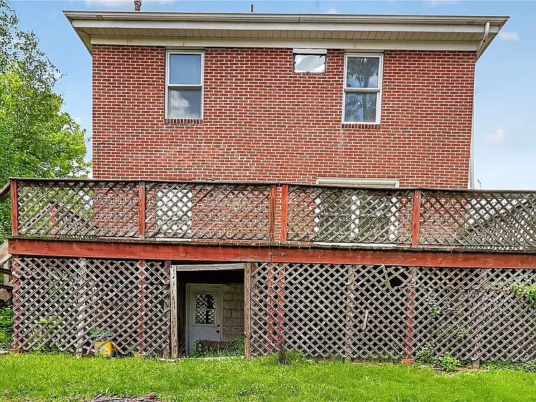 512 Marion Ave — Photo 17
