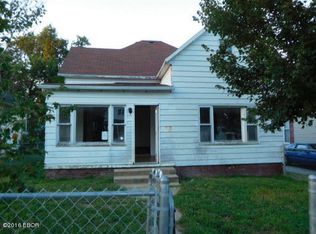110 Park St, Harrisburg, IL 62946