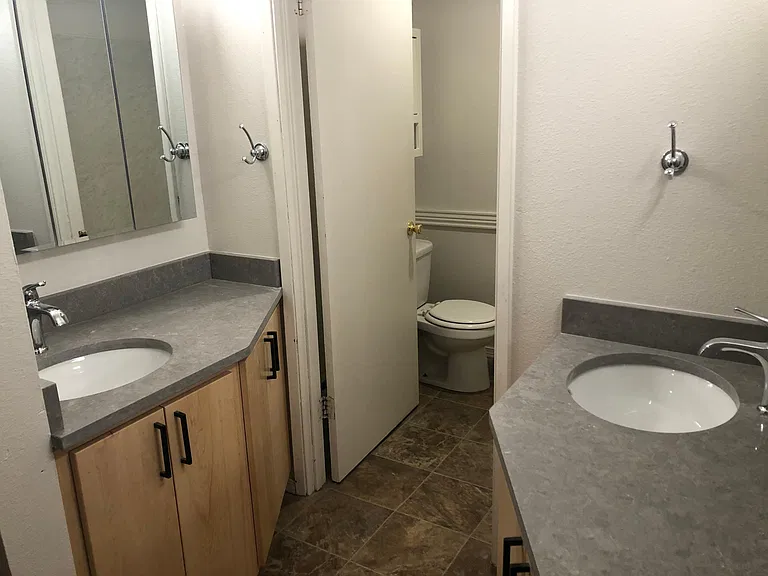 500 NE Maiden Ln #5 — Photo 6