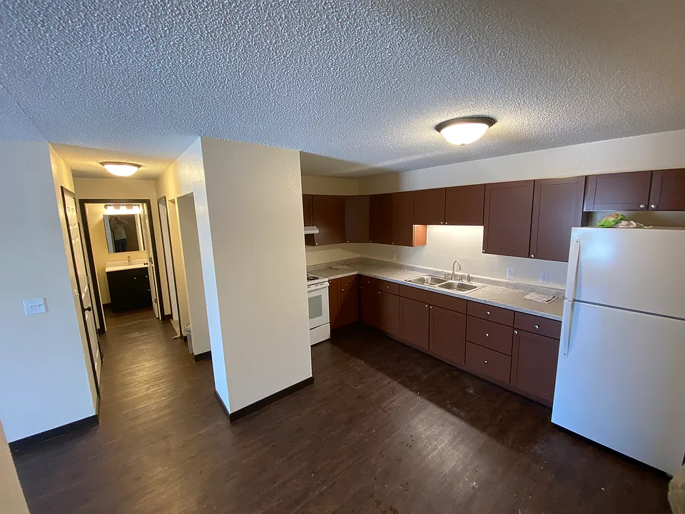 410 W 7th St #5